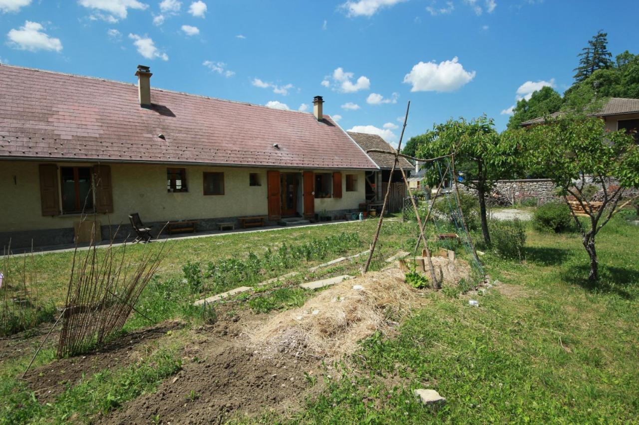 Chambres Et Table D'Hote Le Petit Radis Lus-la-Croix-Haute Exterior foto